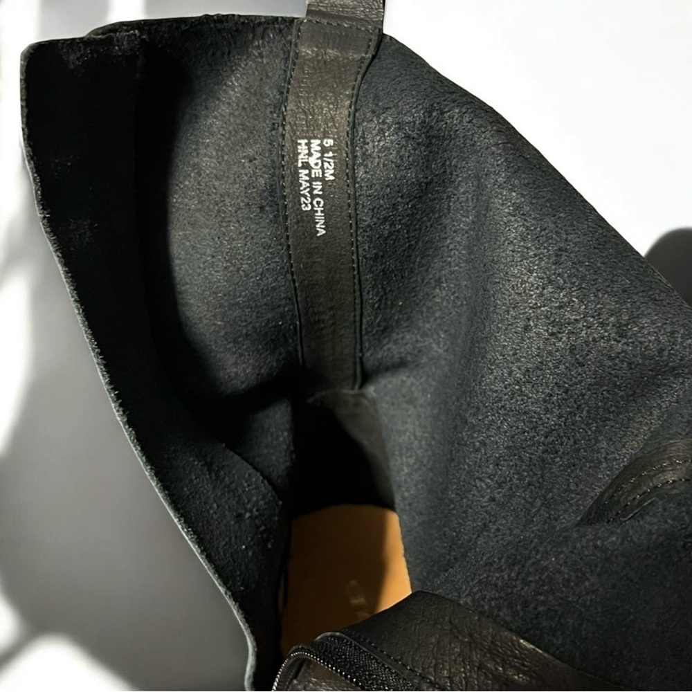 🌻NEW w/tags Andre Assous Gloria Chelsea Bootie Size 5.5 - Picture 10 of 12